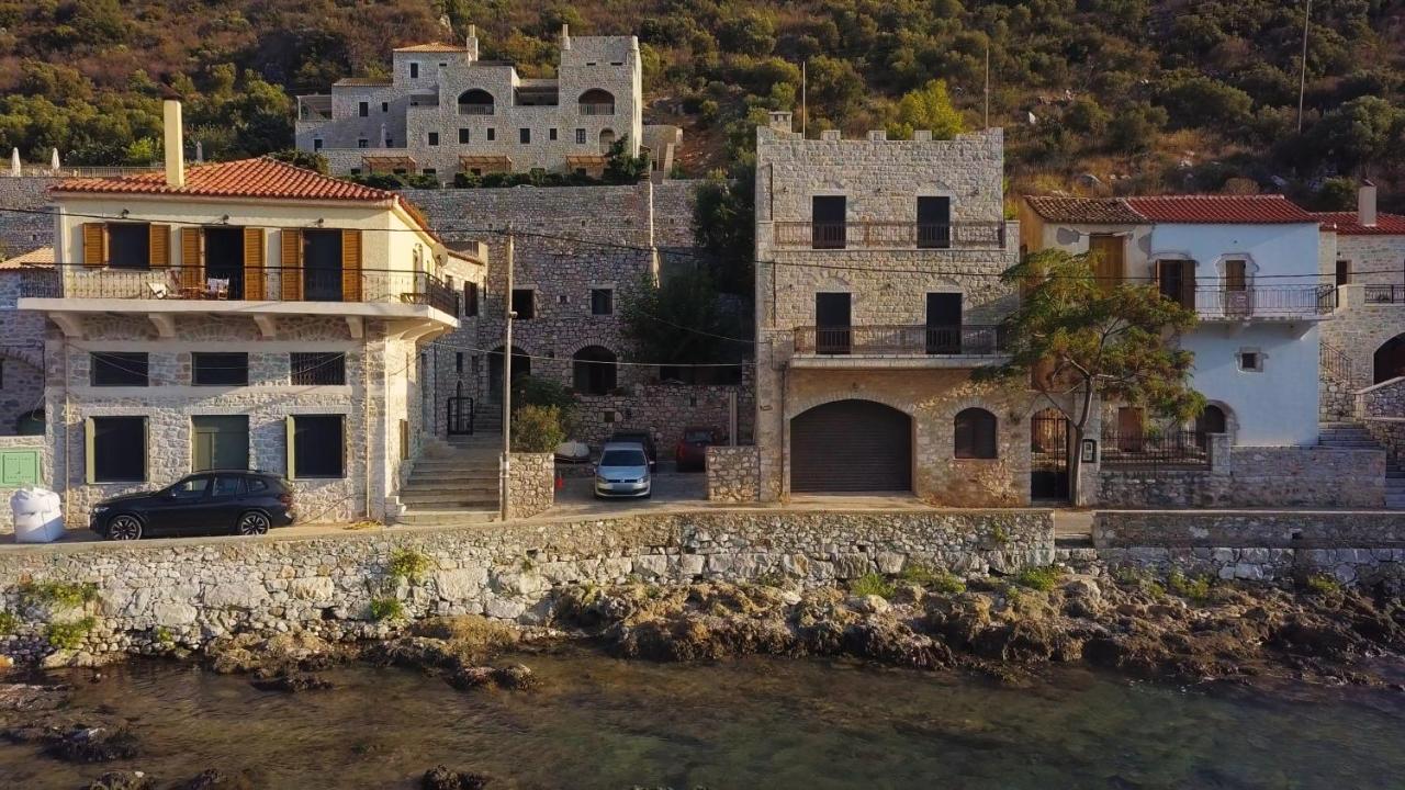 Mani Home Néon Oítilon Eksteriør billede